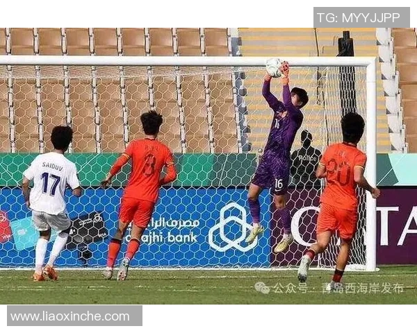 国足门将神扑集锦震撼登上国际媒体首页赢得全球球迷一致喝彩